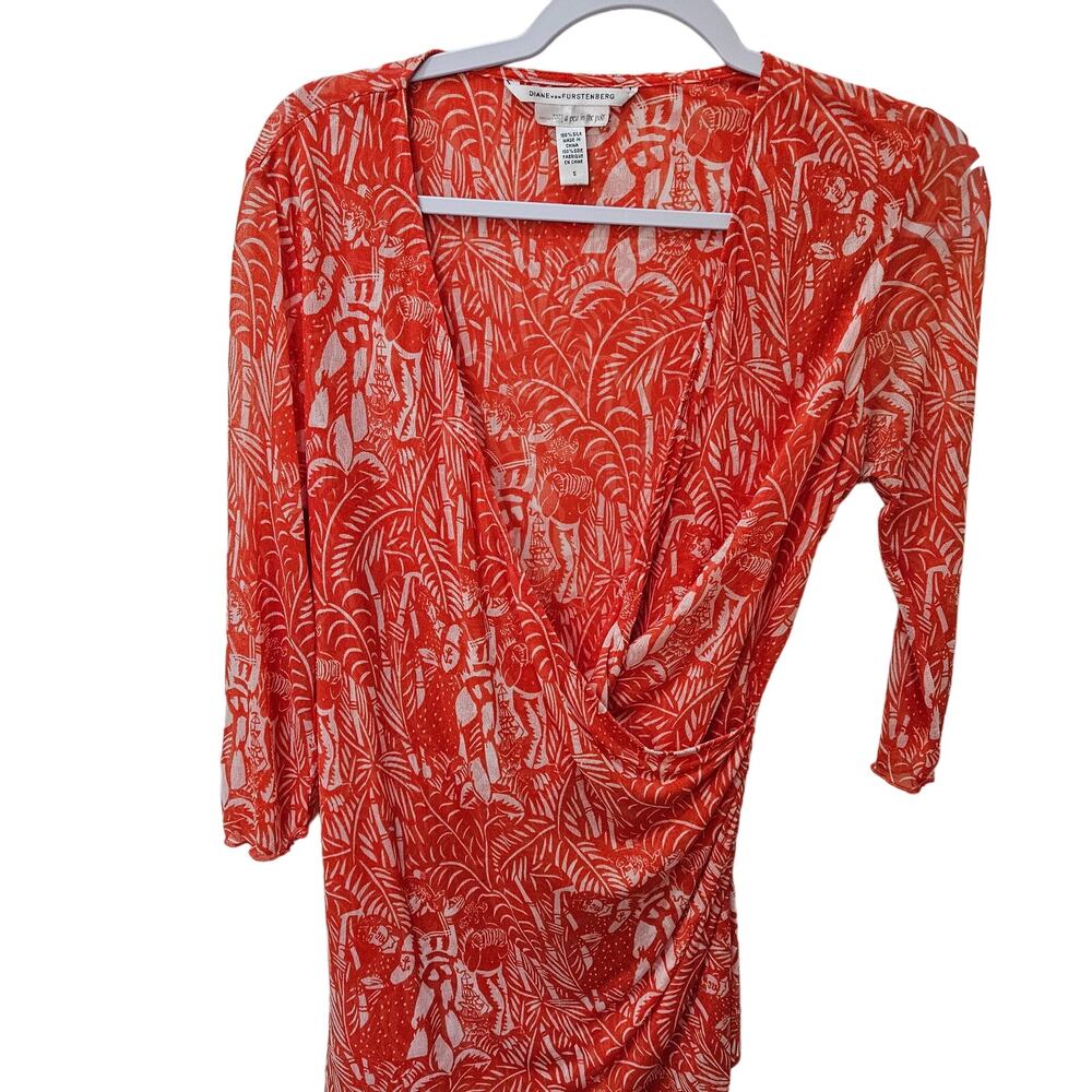 Women's Diane vonFurstenberg 100% Silk "Pea in the Pod" Faux Wrap Top Size Small